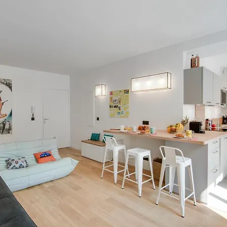 Apartment Gold