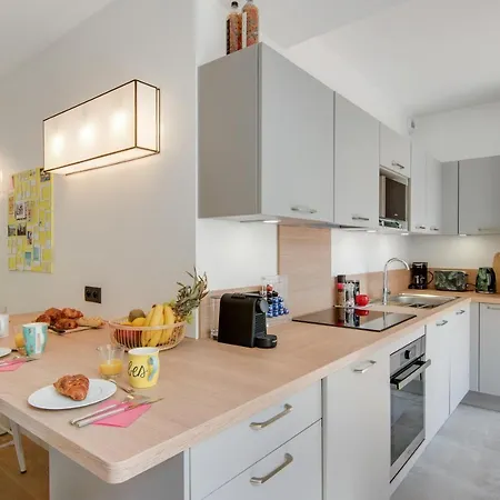 Apartment Gold
