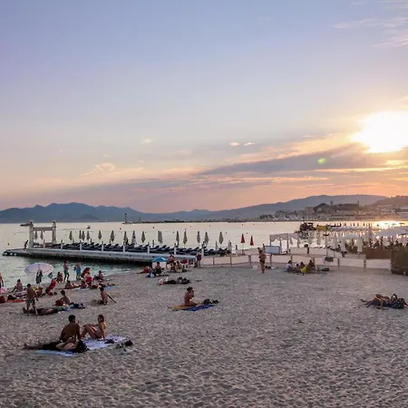 Gold * Cannes